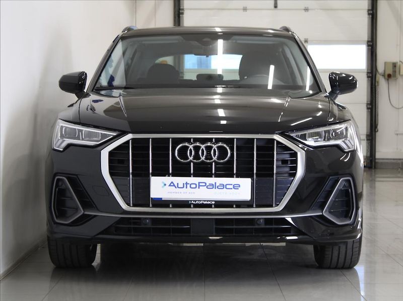 Audi Q3 2,0 TDi S-Line 54tkm. 1.maj.ČR - fotka 2 z 24