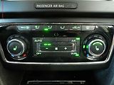Škoda Superb (2015) 2.0 TDi 4x4, L&K, DSG, bixen - náhled 17