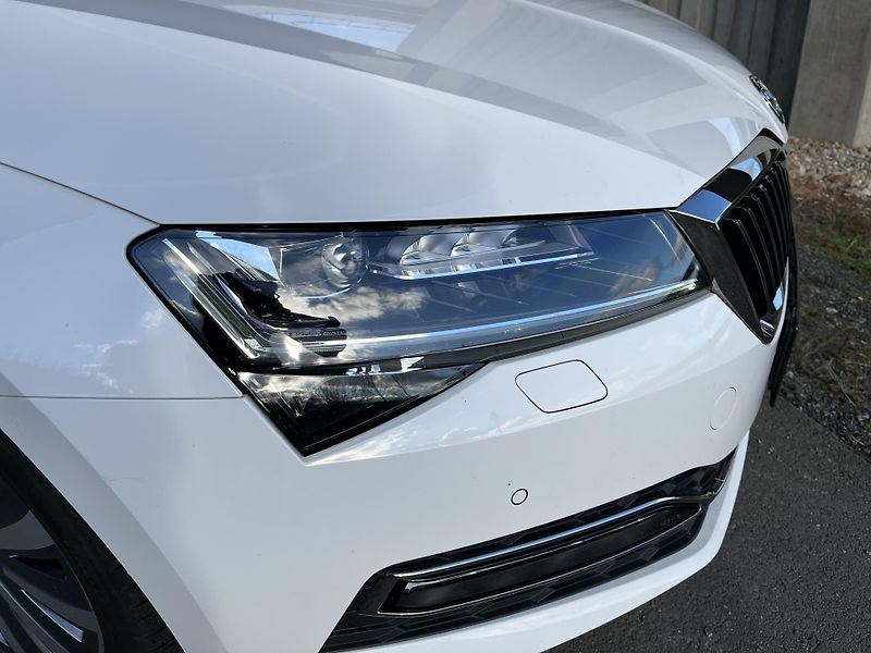 Škoda Superb (2021) 1.5TSI 110KW STYLE MAN6 MATRIX - fotka 42 z 49