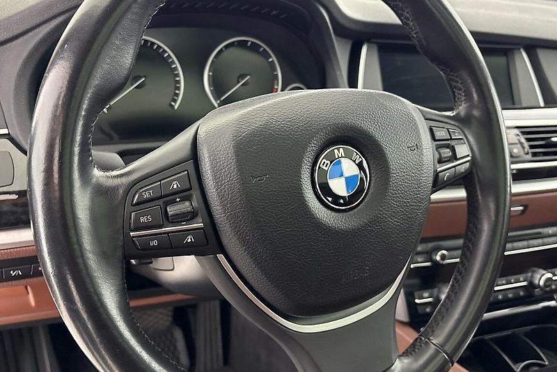 BMW Řada 5 535xdGT - fotka 17 z 23