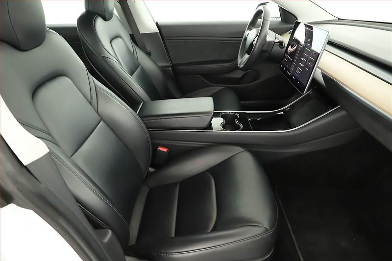Tesla Model 3 (2019) Long Range 4WD 78kWh, SoH 82% - fotka 7 z 20