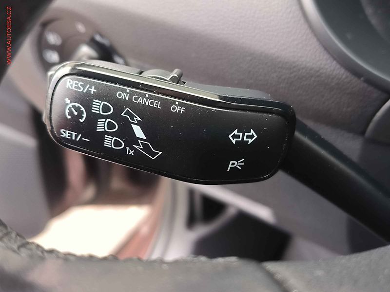 Škoda Octavia (2013) 1.6 TDi, DSG, park.čidla - fotka 18 z 23