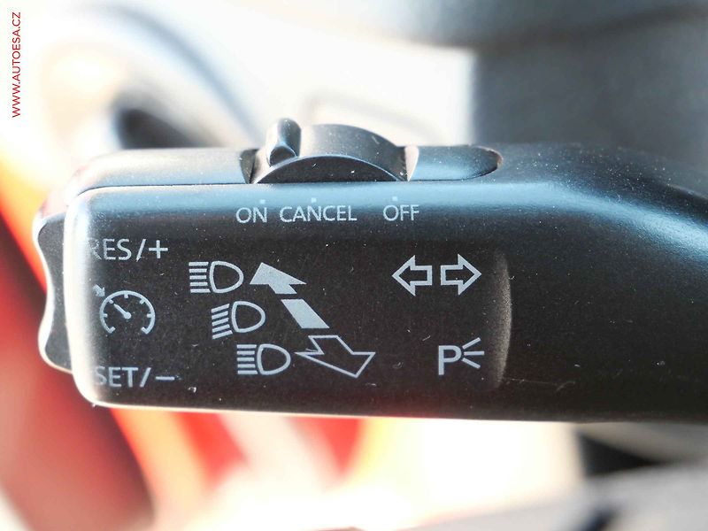 Volkswagen Tiguan (2009) 2.0 TDi 4x4, ČR, Xenon, AC - fotka 12 z 17