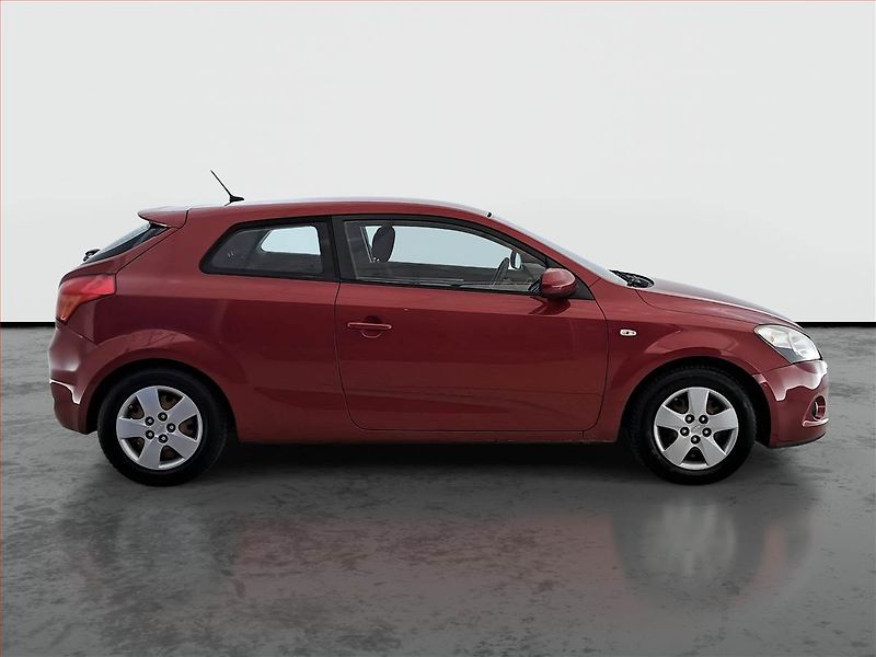Kia Ceed (2011) 1.6 CVVT, po STK, jezdí dobře - fotka 6 z 15