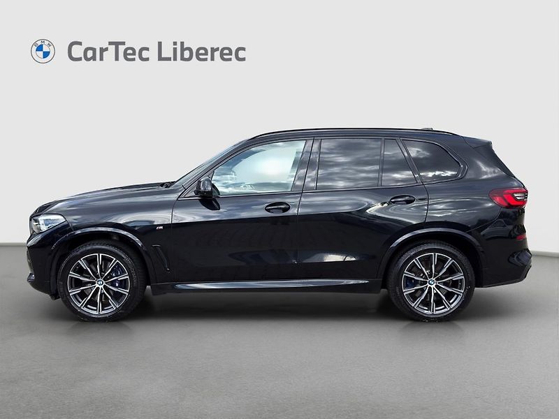 BMW X5 xDrive30d - fotka 5 z 23