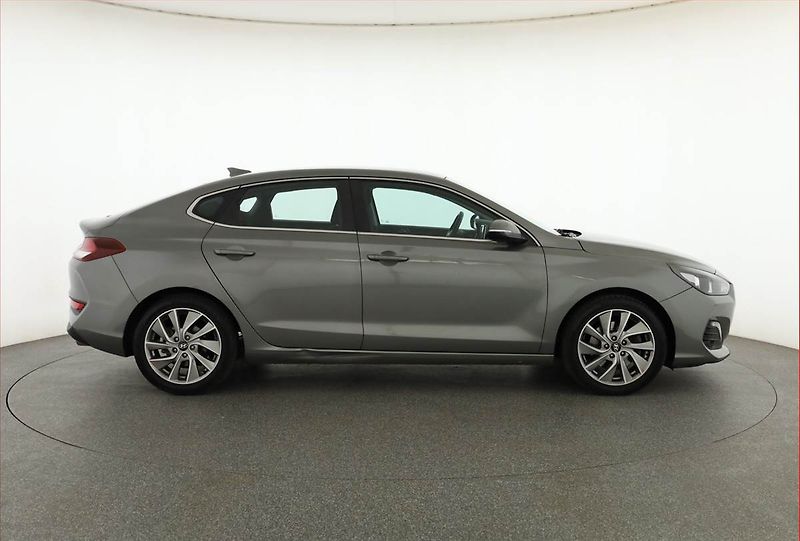 Hyundai i30 (2018) 1.4 T-GDI, ČR,1.maj - fotka 6 z 19