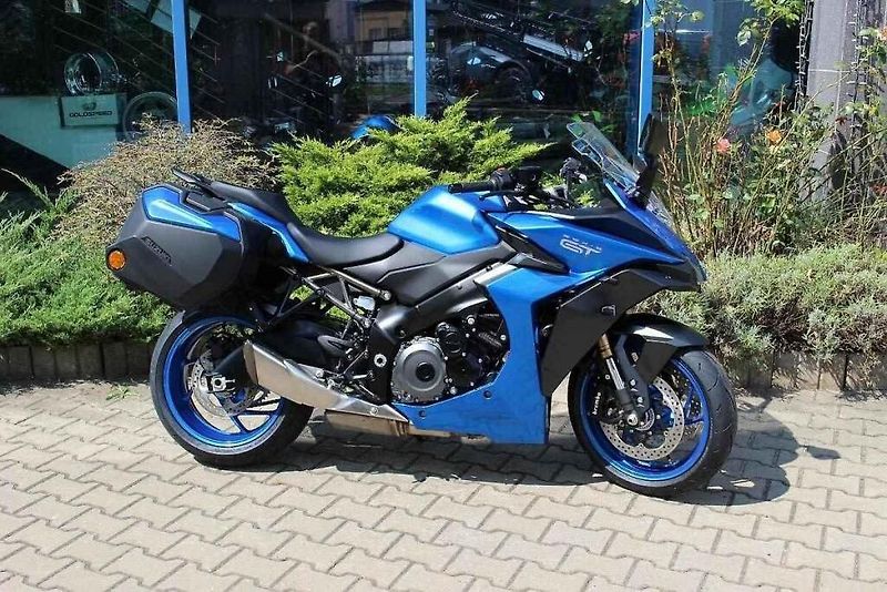 Suzuki GSX-S 1000 GT.