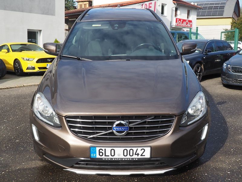 Volvo XC60 (2015) 2.4D D4 AWD - fotka 6 z 34
