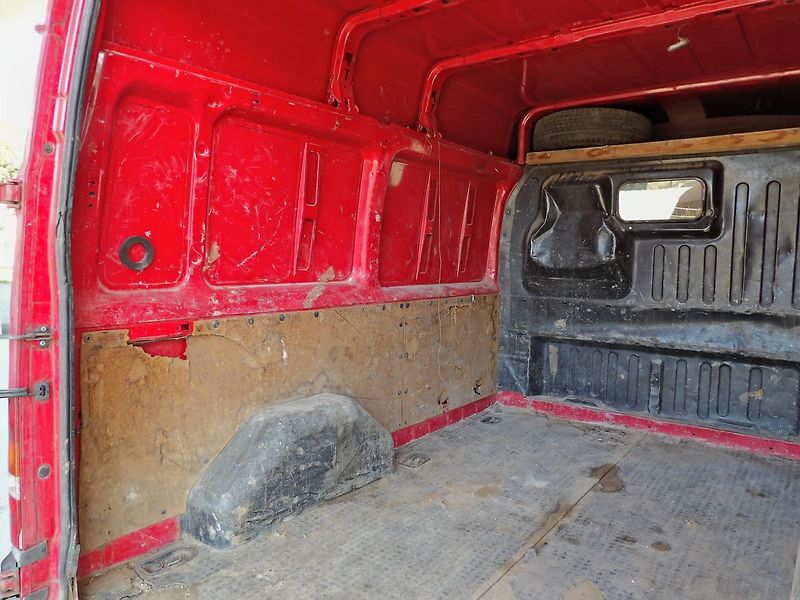 Ford Transit 2.0TDdi 73kW 300s Tažné - fotka 16 z 24