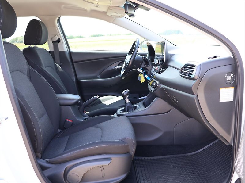 Hyundai i30 1,5 T-GDI 117kW Family Smart - fotka 12 z 33