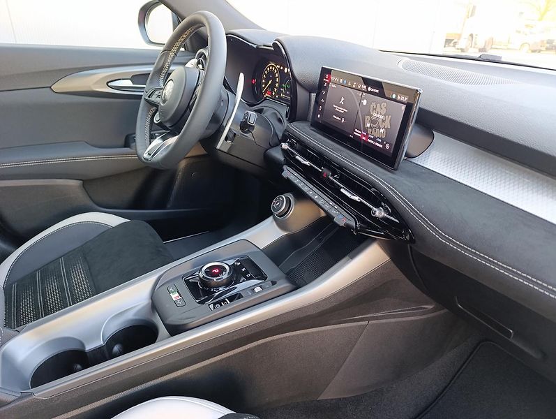 Alfa Romeo Tonale (2026) Sport Speciale 1,5 Ibrida 175k - fotka 24 z 44