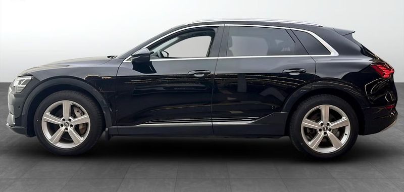 Audi e-tron 55 Quattro Tažné Panorama LED  - fotka 2 z 19