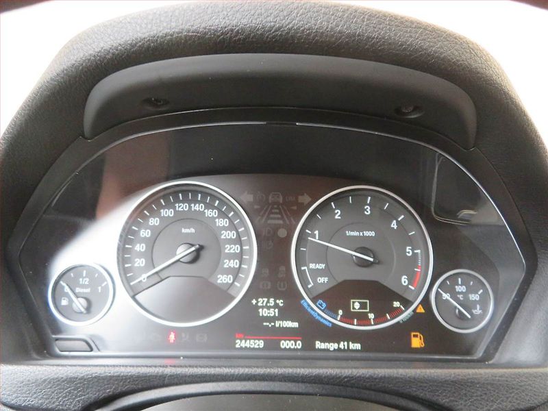 BMW Řada 3 (2013) 320 d, Navi, Tempomat - fotka 11 z 17