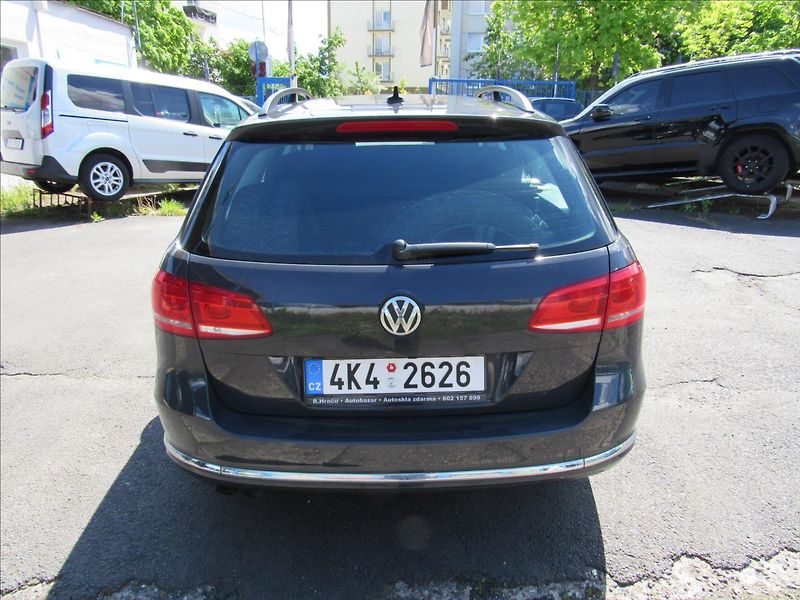Volkswagen Passat 2,0 TDI 125kW DSG - fotka 5 z 37