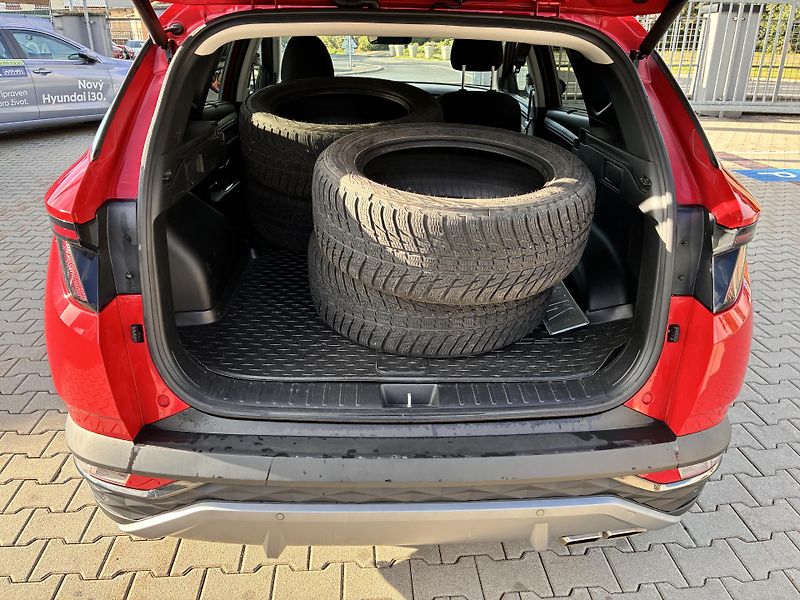 Hyundai Tucson 1.6T-GDi 110kW AUTOMAT STYLE - fotka 26 z 28