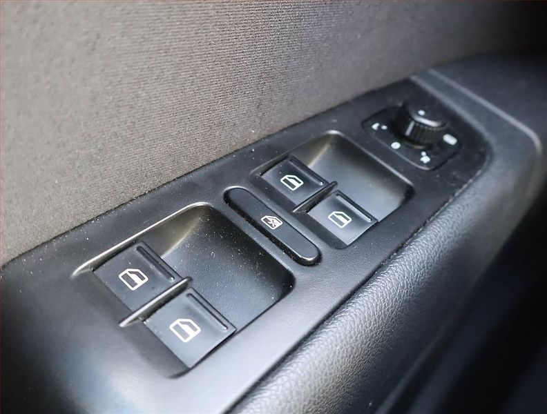 Škoda Superb (2013) 2.0 TDI, Automat, Navi, Xenony - fotka 16 z 20