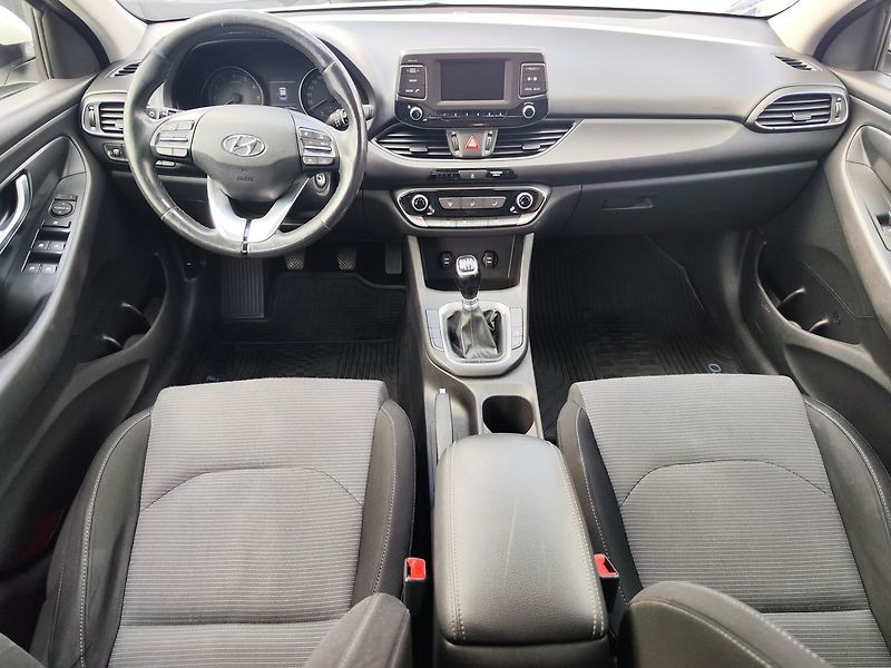 Hyundai i30 1.4i/73kW Trikolor Komfort - fotka 12 z 28