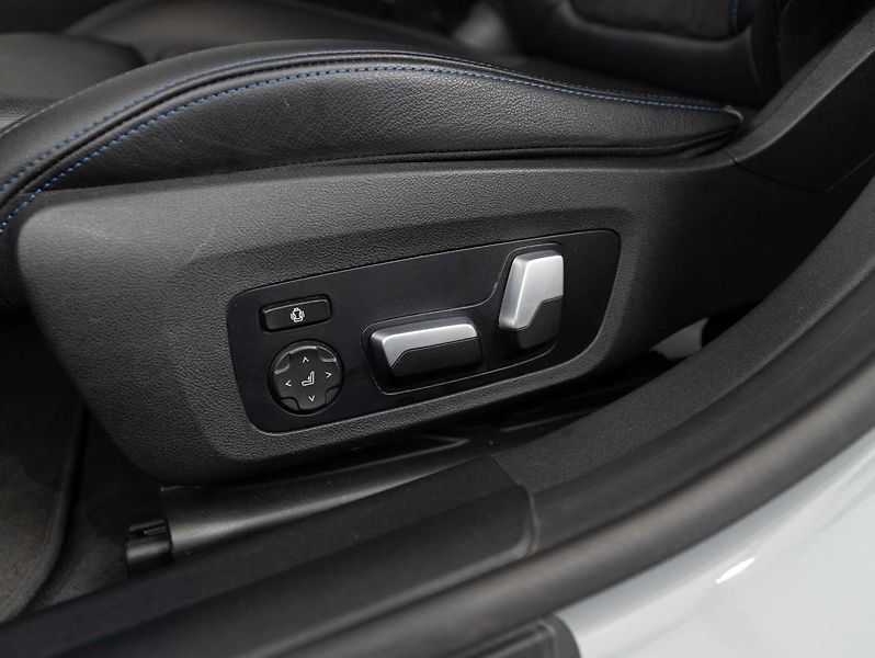 BMW Řada 4 420d xDrive - fotka 23 z 24
