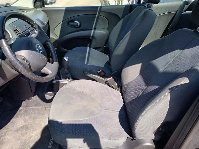 Nissan Micra (2006) - fotka 32 z 46