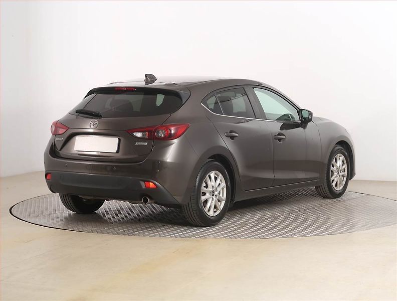 Mazda 3 (2015) 1.5 Skyactiv-G, Xenony - fotka 5 z 18