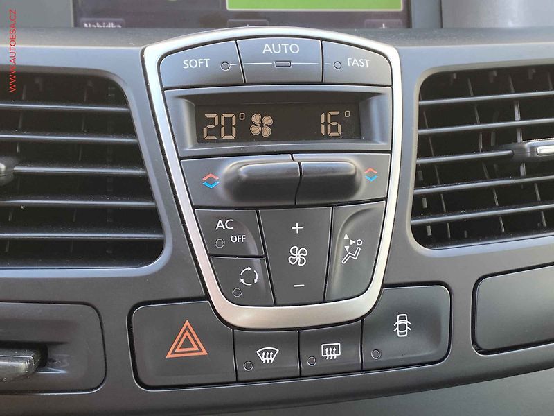 Renault Laguna (2015) 2.0dCi, Navi, park.čidla - fotka 16 z 19