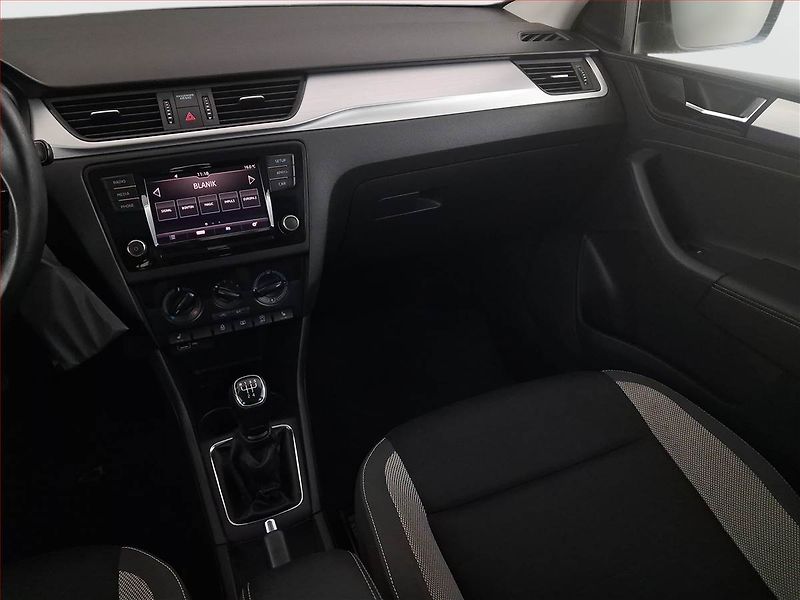 Škoda Rapid (2018) Spaceback 1.0 TSI - fotka 8 z 19