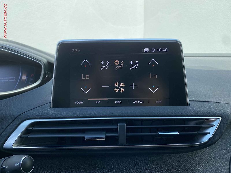 Peugeot 3008 (2019) 1.2 PT, GT Line, LED, navi - fotka 16 z 18