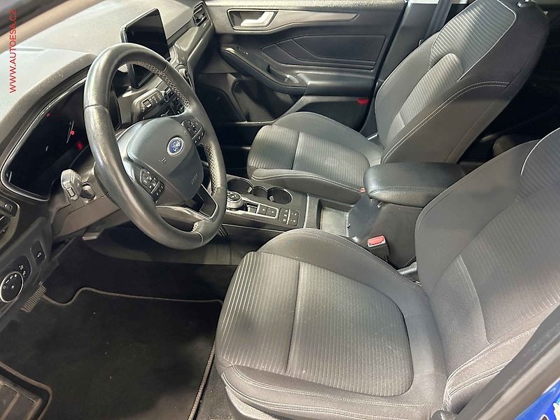 Ford Focus (2019) 1.0 EB, Titanium, AT, LED - fotka 9 z 17