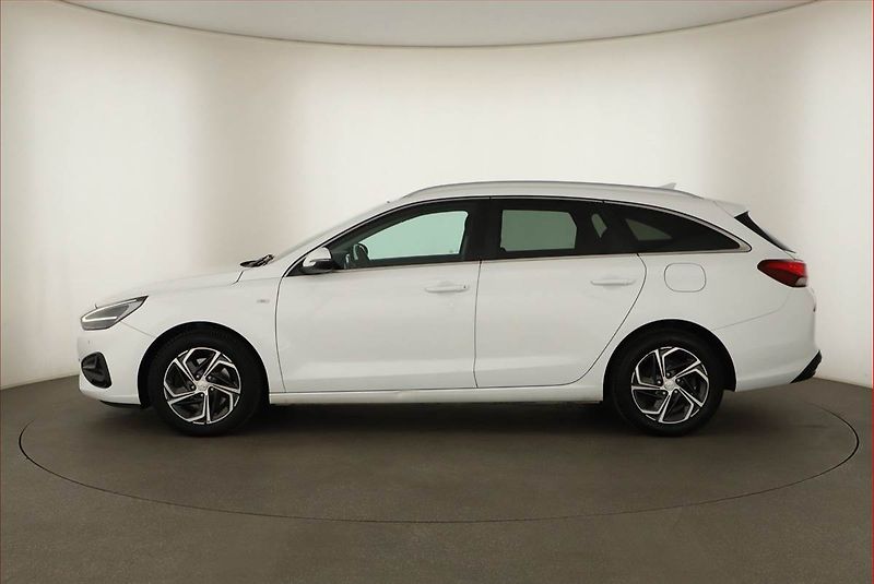 Hyundai i30 (2021) 1.5 T-GDI MHEV, ČR,1.maj - fotka 3 z 14