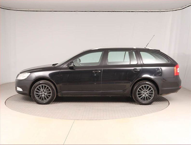 Škoda Octavia (2010) Ambiente 1.4 TSI, Tempomat - fotka 3 z 15