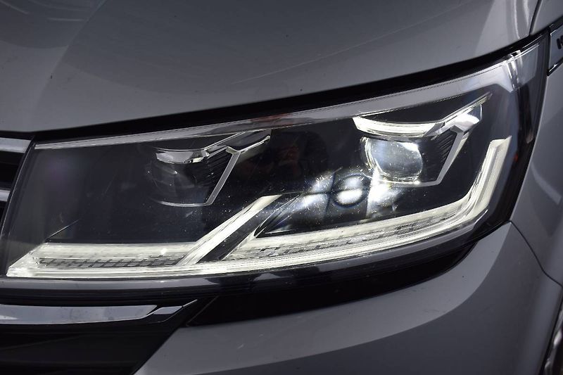 Volkswagen Multivan (2020) 2.0TDI 146kW DSG 4Motion, tažn - fotka 25 z 26