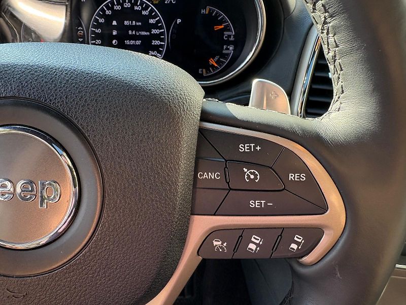 Jeep Grand Cherokee 3.0 CRD 184 kW 4X4 SUMMIT, ČR - fotka 26 z 59