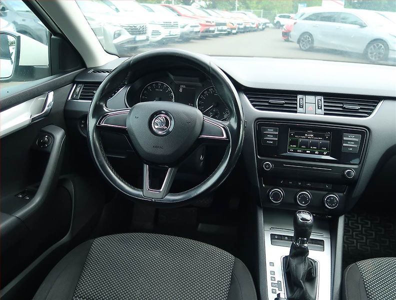 Škoda Octavia (2015) Ambition 1.6 TDI, Automat - fotka 7 z 16
