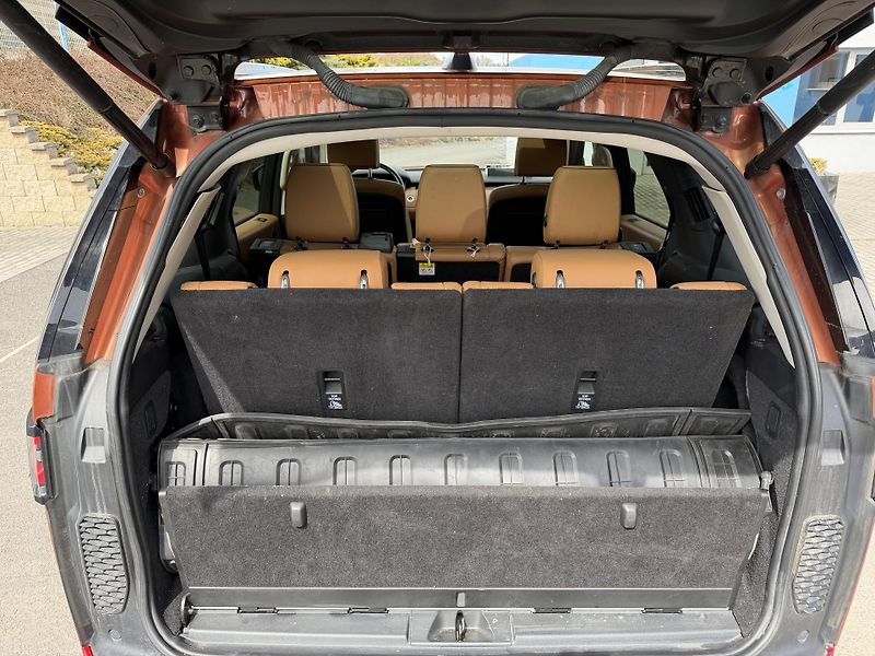 Land Rover Discovery 3,0TDV6 HSE Luxury  7míst  - fotka 21 z 21