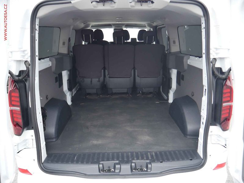 Volkswagen Transporter (2025) 2.0TDi L2 6míst, 1.maj,ČR - fotka 8 z 17
