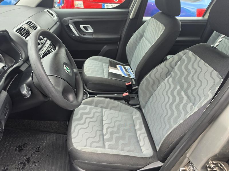 Škoda Roomster 1.2 HTP  - fotka 19 z 20