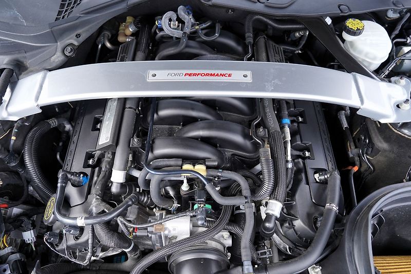 Ford Mustang (2018) Shelby GT350 5.2 Recaro,533 PS - fotka 10 z 40