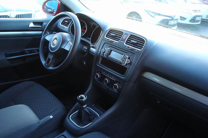 Volkswagen Golf (2011) VI.1.6TDi,ČR,S.kn1.MajSTK 8/27 - fotka 43 z 67
