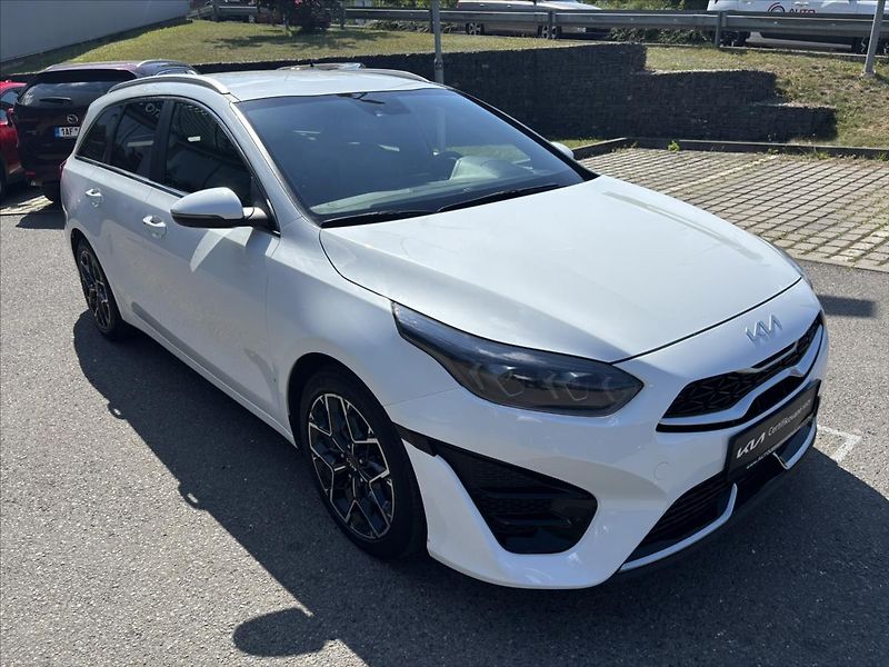 Kia Ceed 1,5 AT GT Line ZÁRUKA TÁŽNÉ - fotka 7 z 47
