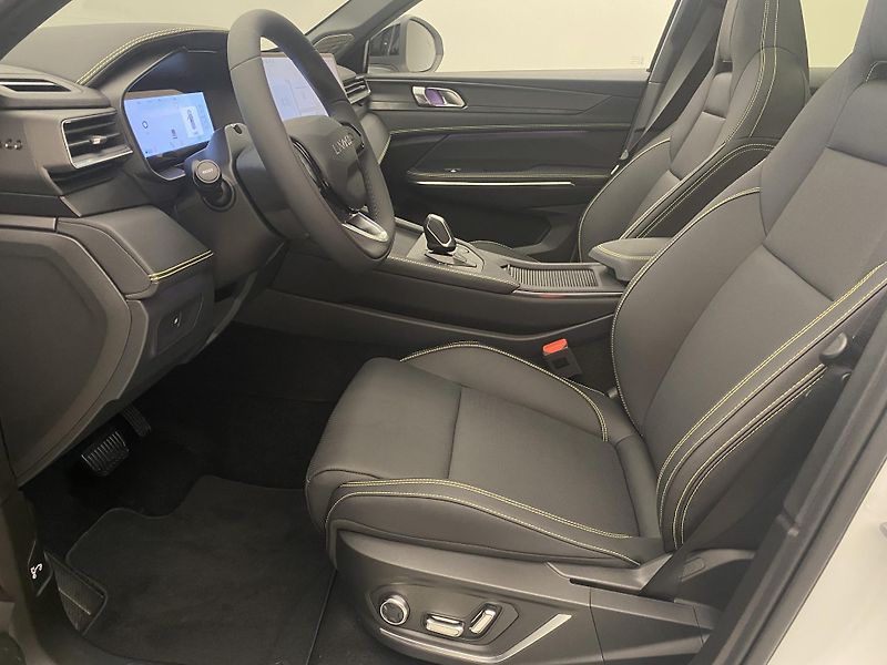 Lynk & Co 01 (2025) MORE PHEV - fotka 3 z 59