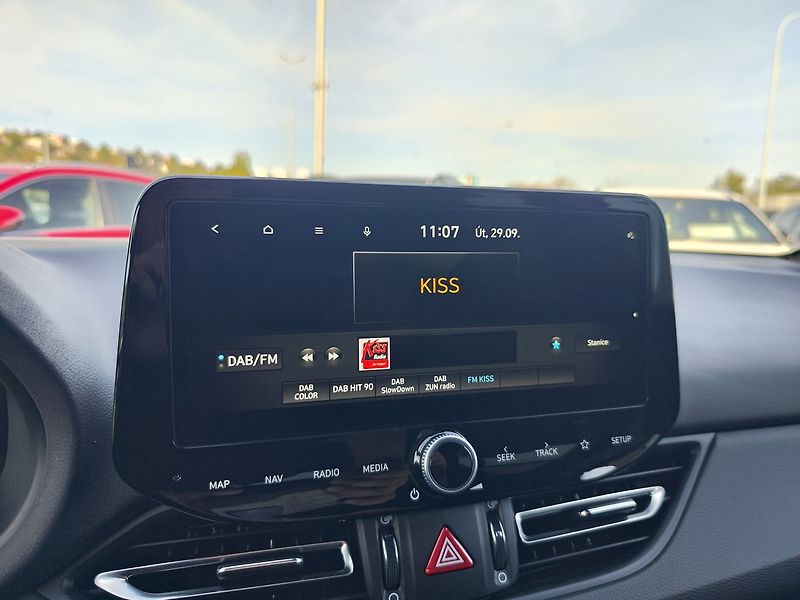 Hyundai i30 1.5 T-GDI/103kW N-Line DCT - fotka 19 z 36