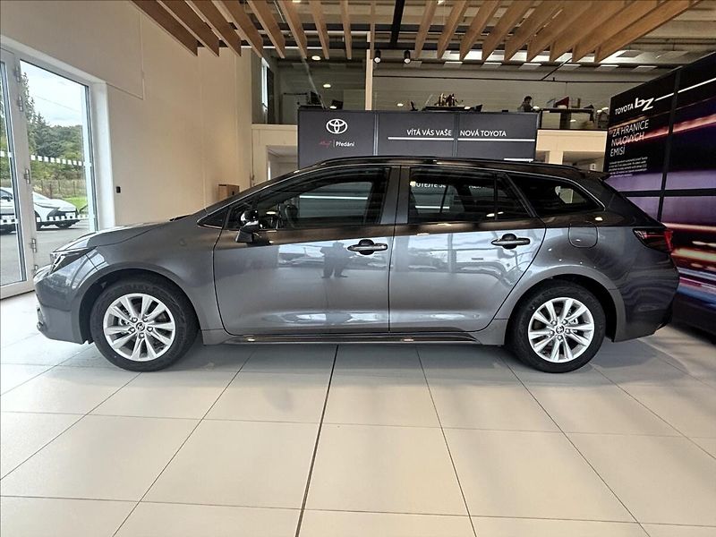 Toyota Corolla 1,8   TS Comfort Tech HEV - fotka 4 z 8