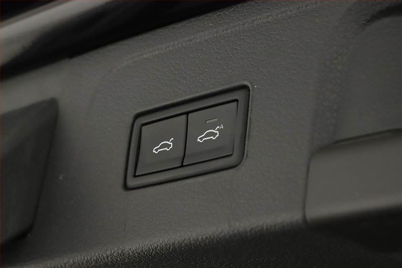 Volkswagen Passat (2021) Elegance 2.0 TDI - fotka 12 z 18