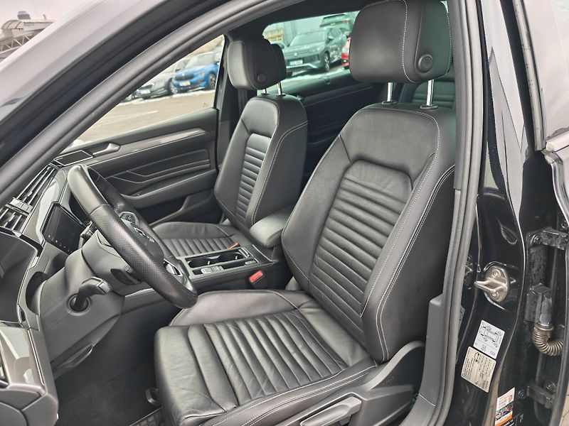 Volkswagen Passat Alltrack 7DSG 4Motion 2,0TSi - fotka 6 z 26