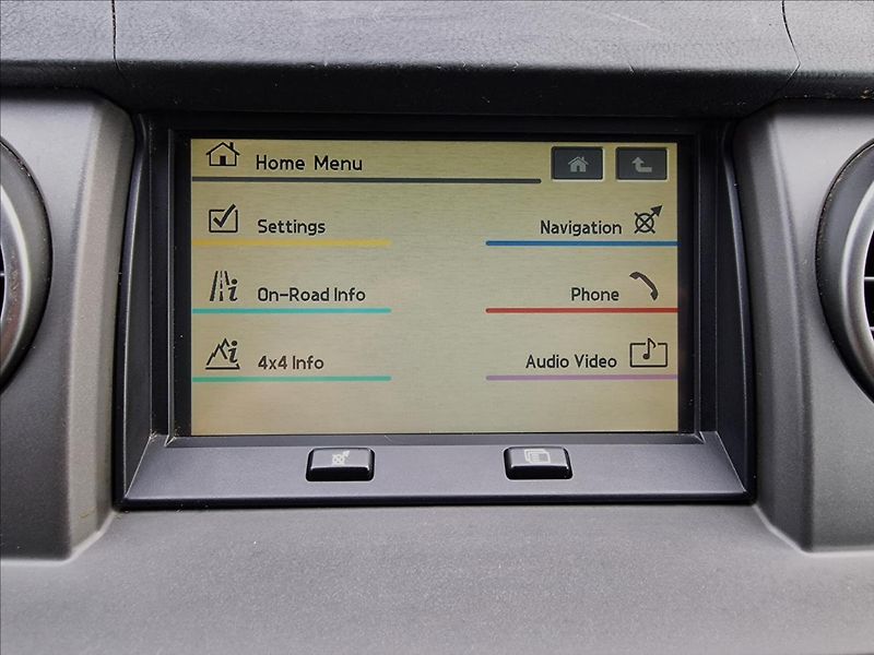 Land Rover Discovery 2.7 TDV6 140kW 4x4 - fotka 23 z 42