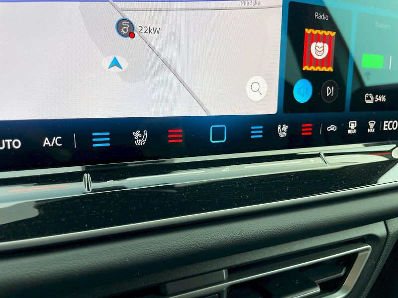Volkswagen Tiguan (2025) R-LINE 1,5 TSI 130 KW EHYBRID - fotka 40 z 55