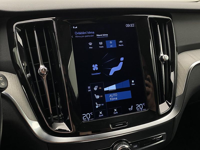 Volvo V60 CC B5 AWD BRIGHT PLUS AUT CZ - fotka 42 z 50