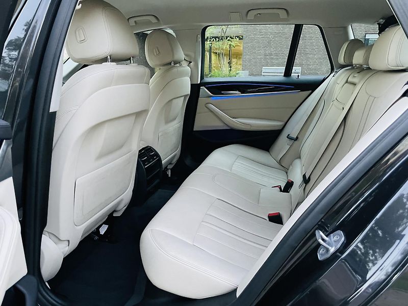 BMW Řada 5 520D AUT KAMERA SERVISKA - fotka 28 z 48