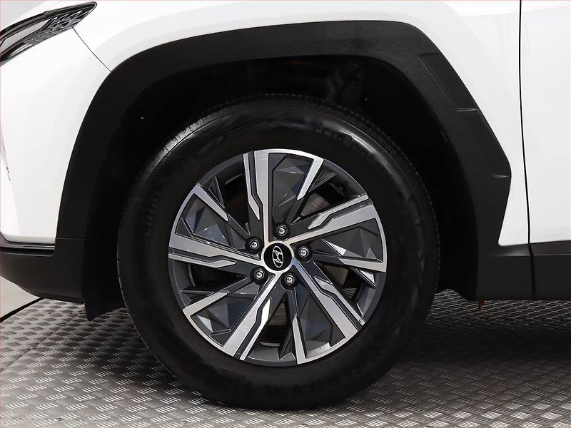 Hyundai Tucson (2021) 1.6 T-GDI - fotka 13 z 18