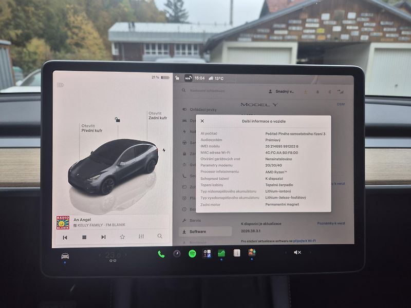 Tesla Model Y RWD 220kw TZ SOH 93,6 % - fotka 35 z 49